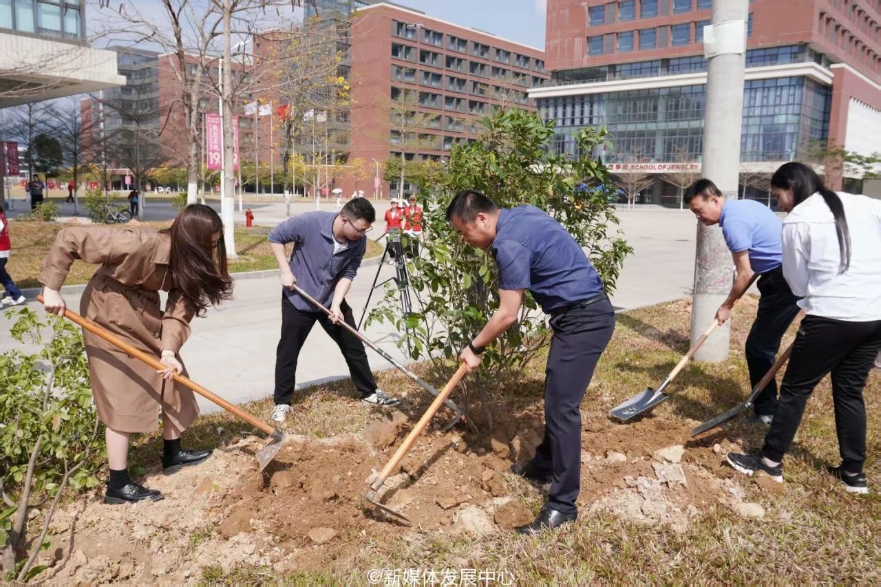 8F62521FB837245B044728DB440_3487CF1A_42ABE