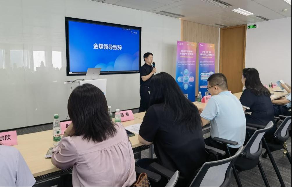 7EC5F34152383C0573DFBDC9E6E_4CE952E5_10FEC 7EC5F34152383C0573DFBDC9E6E_4CE952E5_10FEC