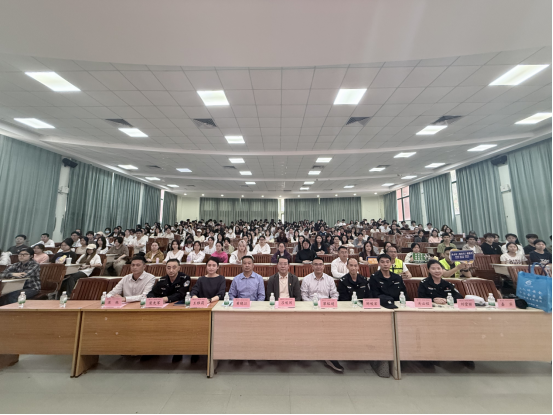 AD198E0E039AD653850F4274169_49CA929E_4B3CF