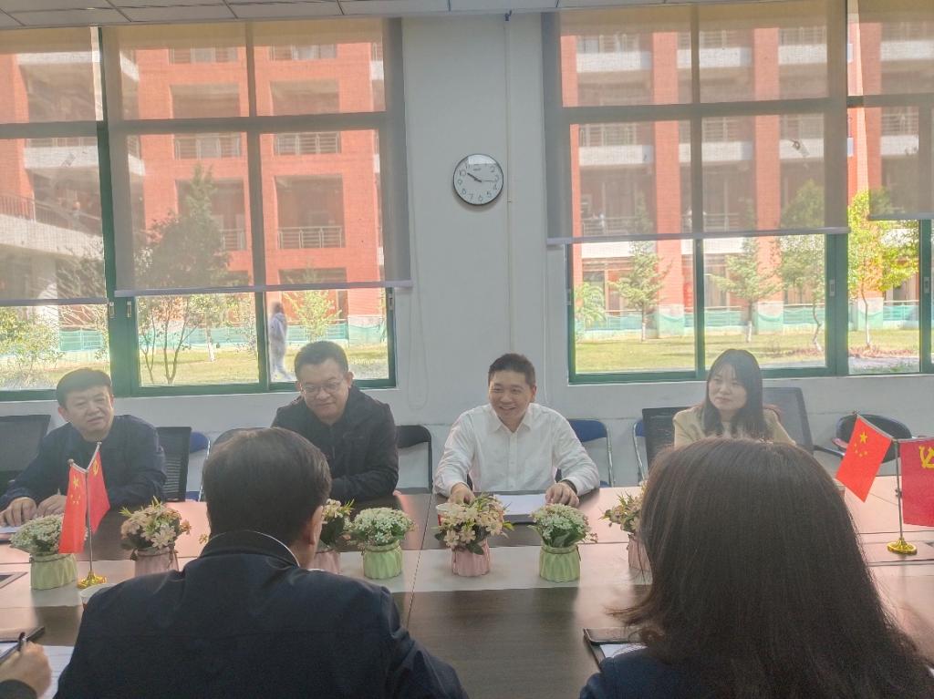 C700E7E8CBF54DA83D152D8407D_EFDE5AAE_18398 C700E7E8CBF54DA83D152D8407D_EFDE5AAE_18398