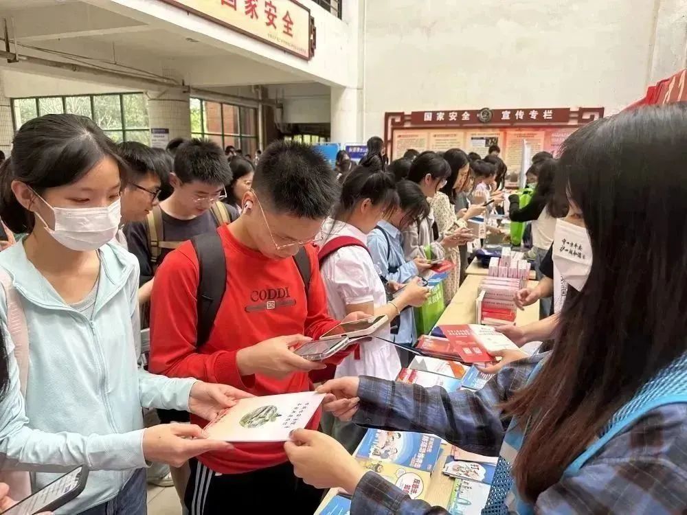 8F7EA115A3DDACDDD0F2AB1C005_AD6E4243_2191F