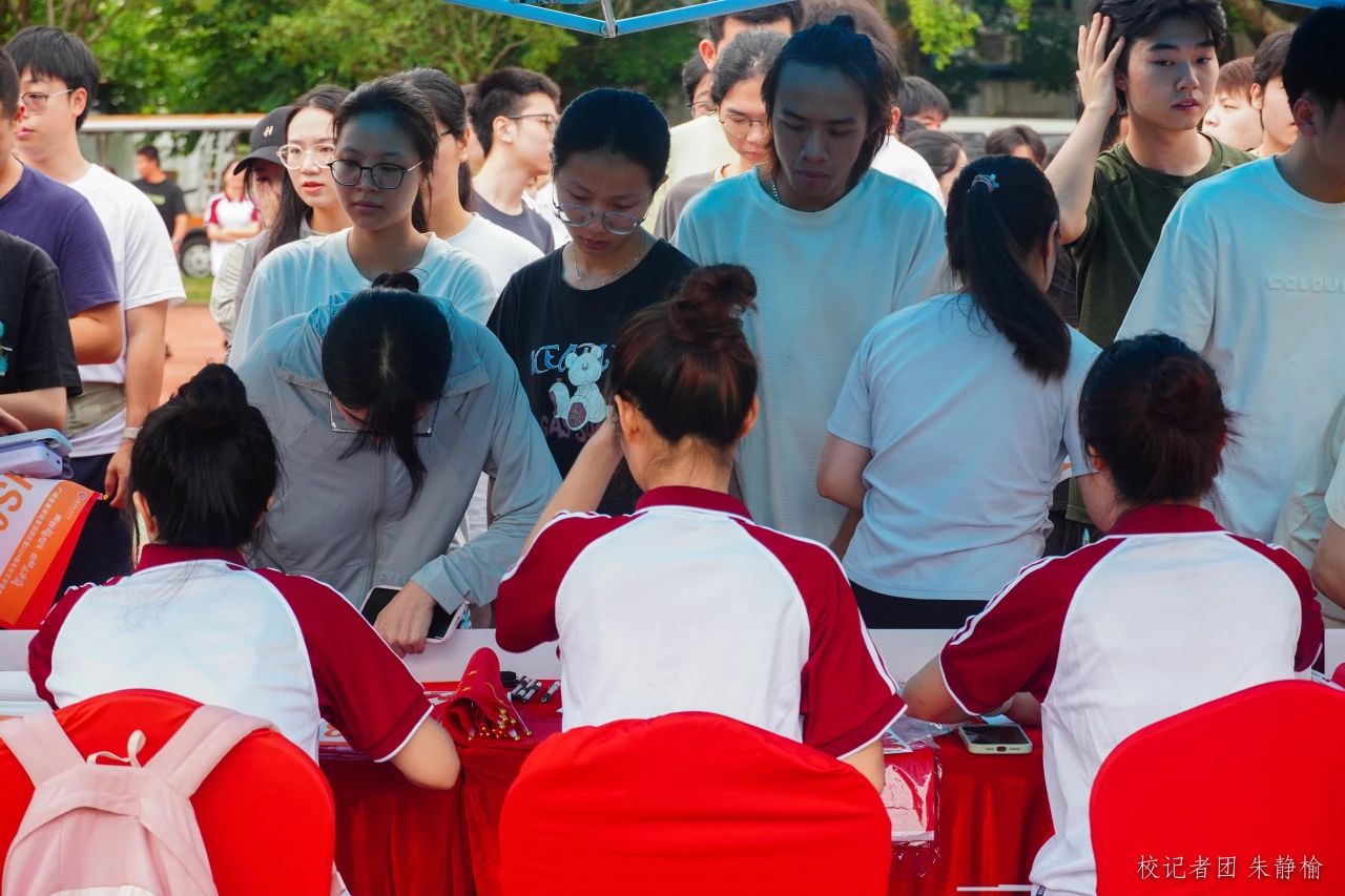 7369F4DF578A10F1E6E1E3BC06C_6730E864_267EA