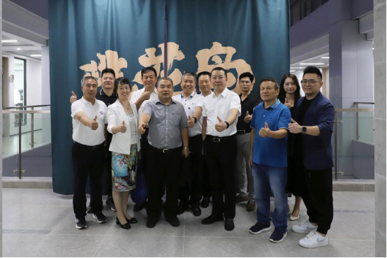 726B9AE2F90A62C195C2E8D39D5_70F94CC9_C810E