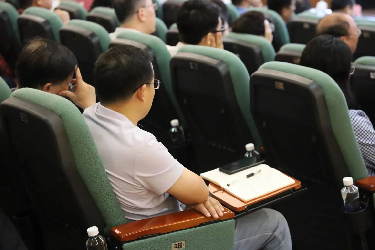 6BDF00F94D9AA7D92FCEC8D4080_B64CF4F6_1F008 1F008