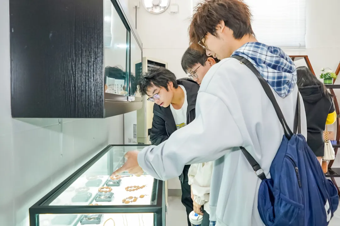 BF7E6FB64EEE5235EF2408D150C_4C502876_AEBEC