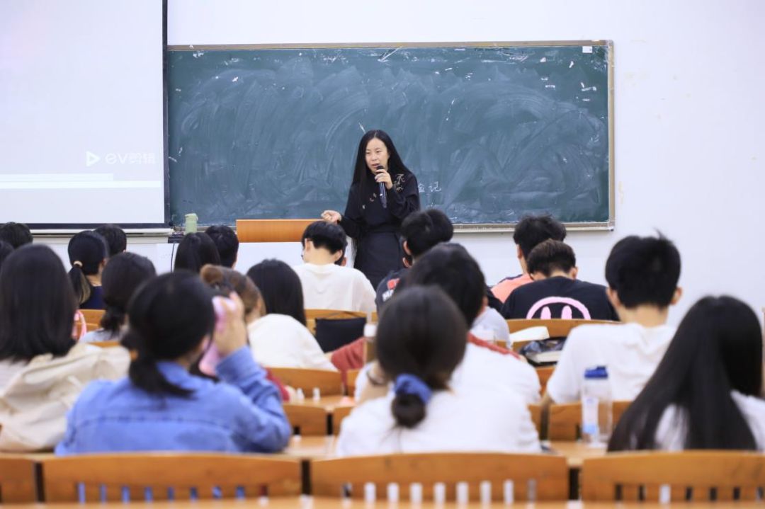 58C6CE0D58B5A6BA20E7F738068_6DFDBAC7_93C5C