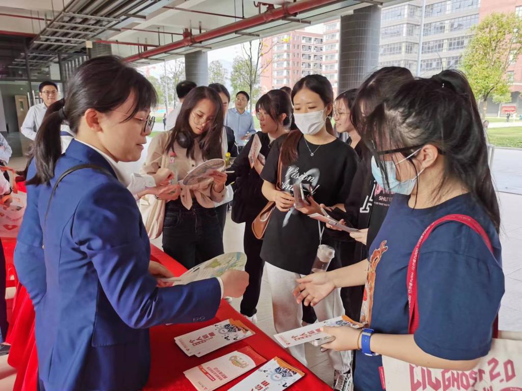 414DA13D6526B54CF4BD44207DA_7EF354B4_1DBD7