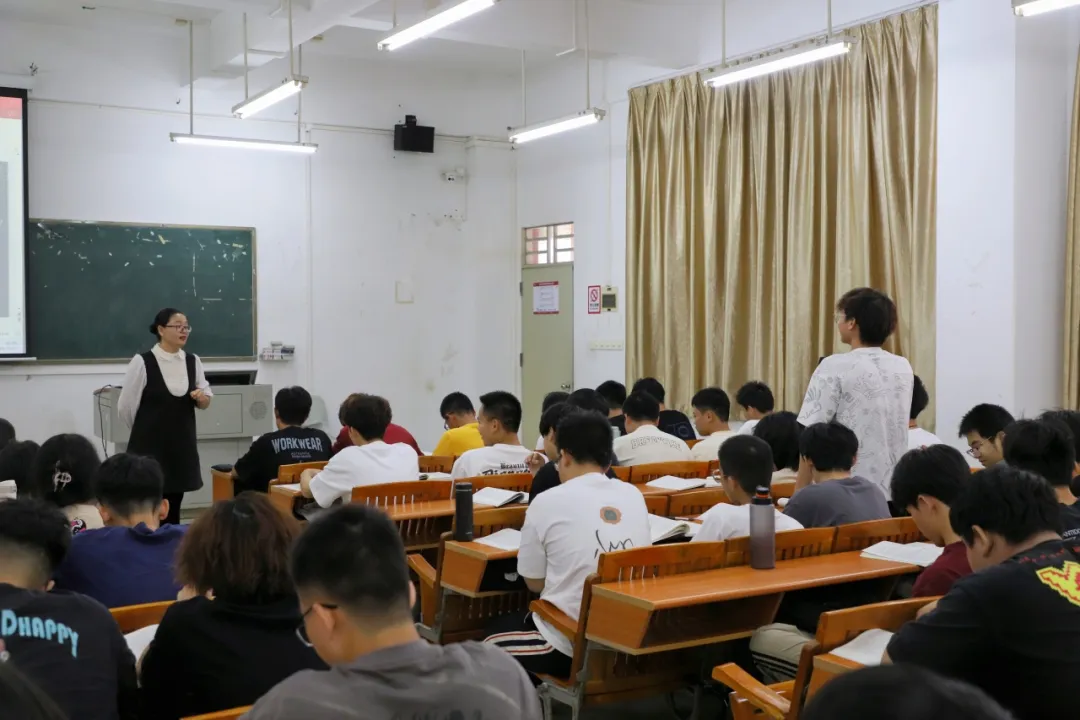 5AE51D0CF1B2305CFB201499BC2_17173698_A235C