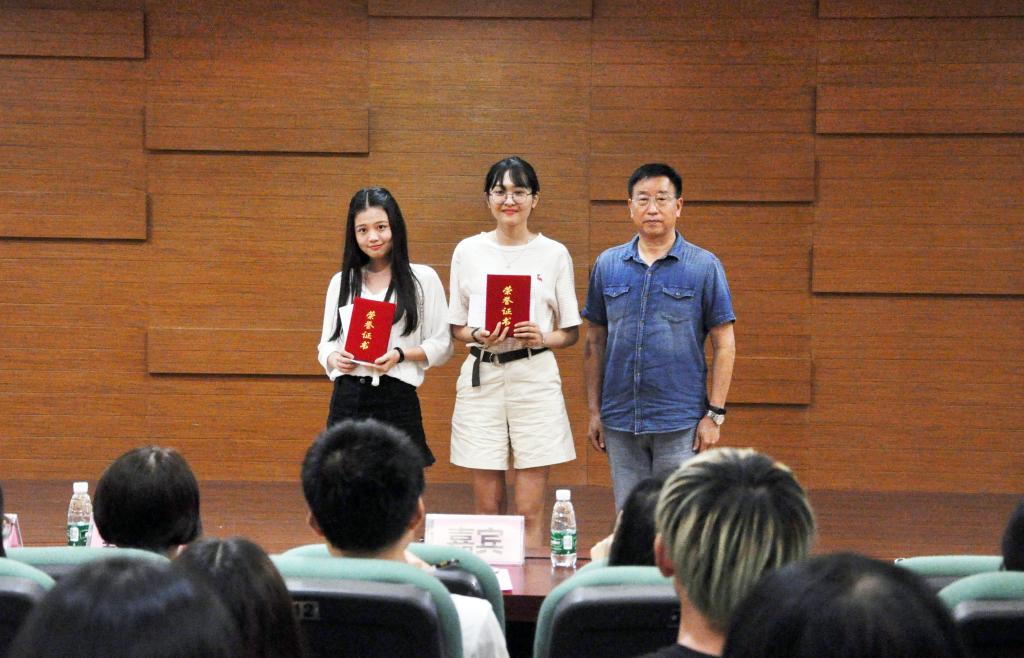 1mhkqgeqjw 1mhkqgeqjw